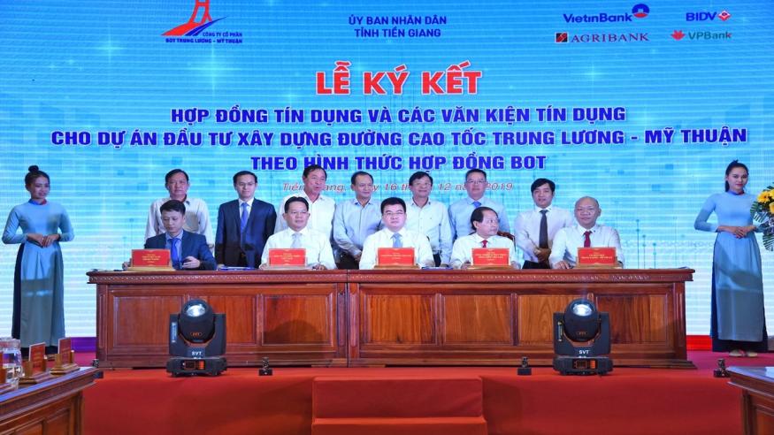 VietinBank giải ngân khoản vay dự án cao tốc Trung Lương - Mỹ Thuận