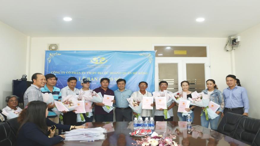 KHU ĐÔ THỊ MEKONG CITY: LIÊN TỤC CHUYỂN TÊN VÀ BÀN GIAO SỔ ĐỎ CHO KHÁCH HÀNG